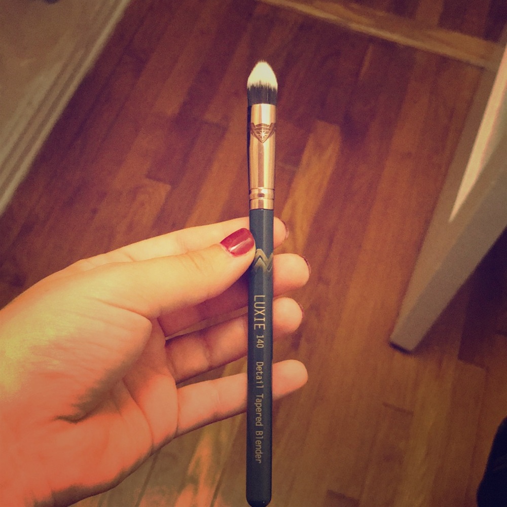 NEW Luxie Tapered Wonder Woman Blender Brush